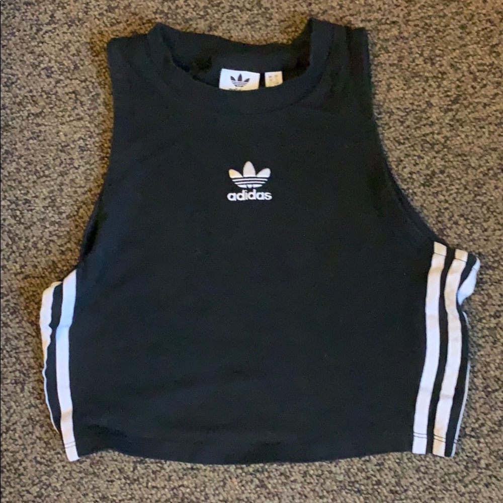 Black Adidas crop top! 🖤